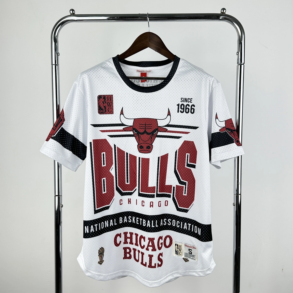 Chicago Bulls Mitchell & Ness HWC Retro Tee for Men | Premium Vintage Style