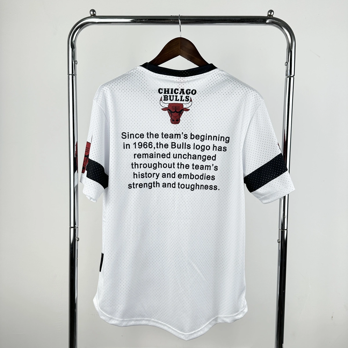 Chicago Bulls Mitchell & Ness HWC Retro Tee for Men | Premium Vintage Style