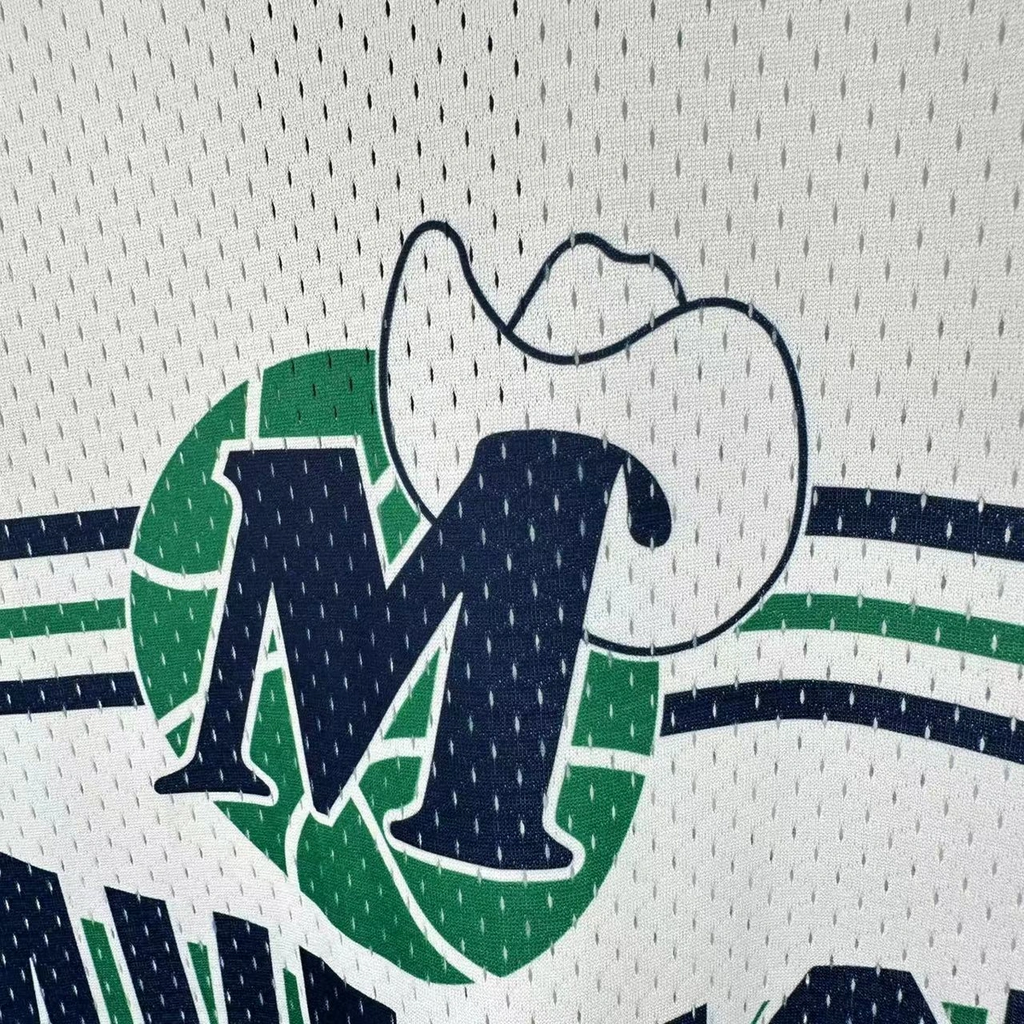 Dallas Mavericks Mitchell & Ness HWC Retro Tee for Men - Detail Closeup - Team Logo
