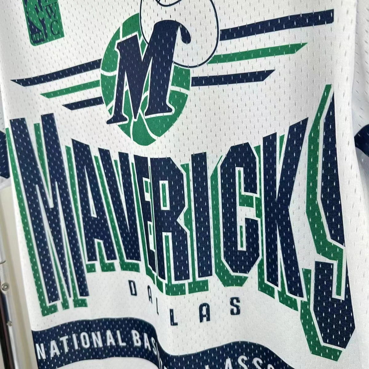 Dallas Mavericks Mitchell & Ness HWC Retro Tee for Men - Detail Closeup - HWC Patch