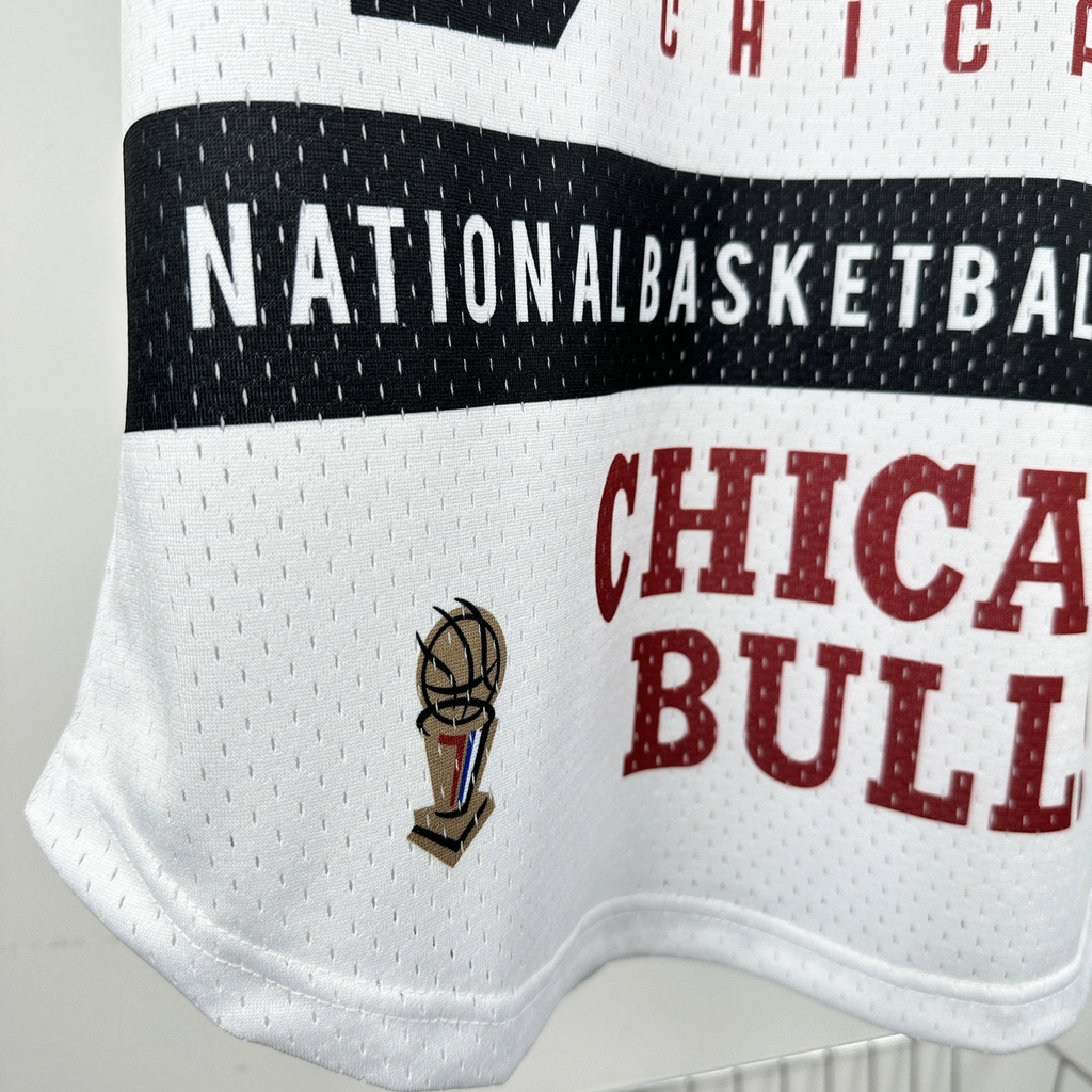 Chicago Bulls Mitchell & Ness HWC Retro Tee for Men | Premium Vintage Style