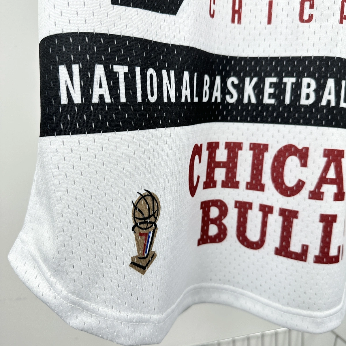 Chicago Bulls Mitchell & Ness HWC Retro Tee for Men | Premium Vintage Style