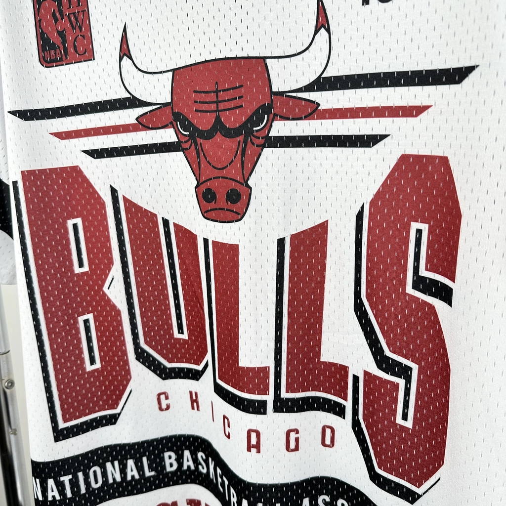 Chicago Bulls Mitchell & Ness HWC Retro Tee for Men | Premium Vintage Style