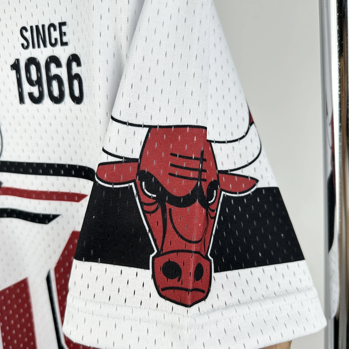Chicago Bulls Mitchell & Ness HWC Retro Tee for Men | Premium Vintage Style