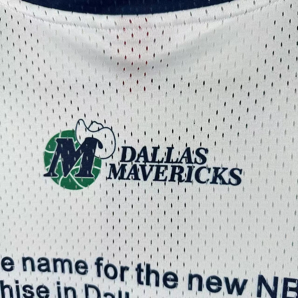 Dallas Mavericks Mitchell & Ness HWC Retro Tee for Men - Lifestyle Shot