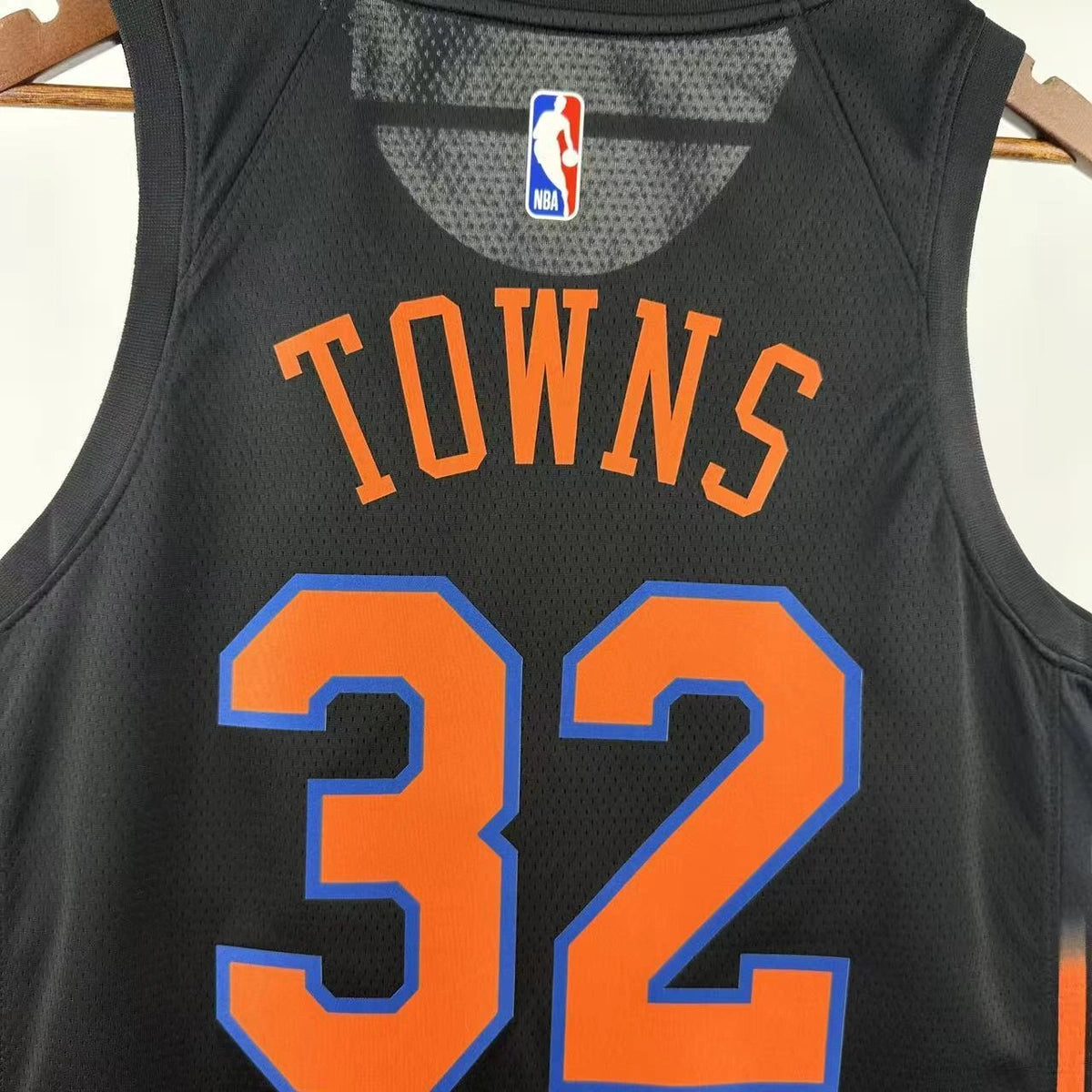 Karl-Anthony Towns No.32 New York Knicks Statement Edition Jersey 2025-26 NBA Authentic Swingman Jersey - View 8