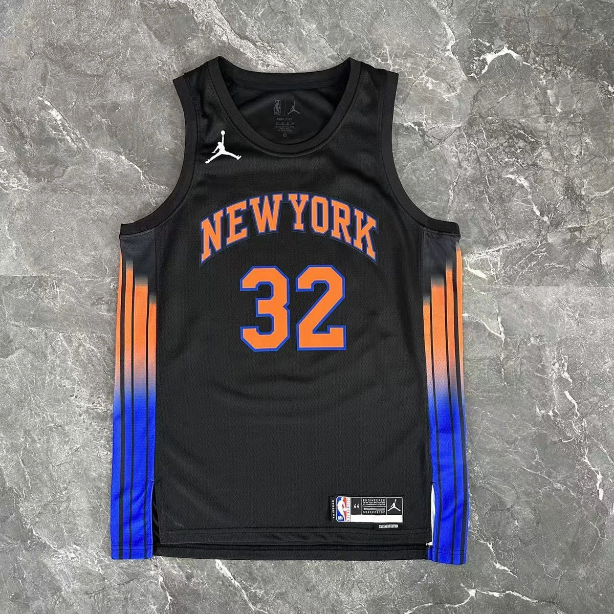 Karl-Anthony Towns No.32 New York Knicks Statement Edition Jersey 2025-26 NBA Authentic Swingman Jersey - View 11